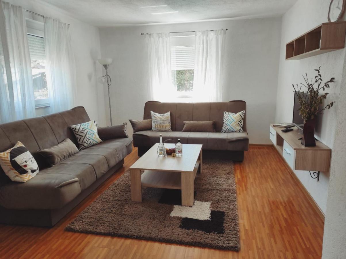 Apartman "Like At Home" ヤイツェ エクステリア 写真