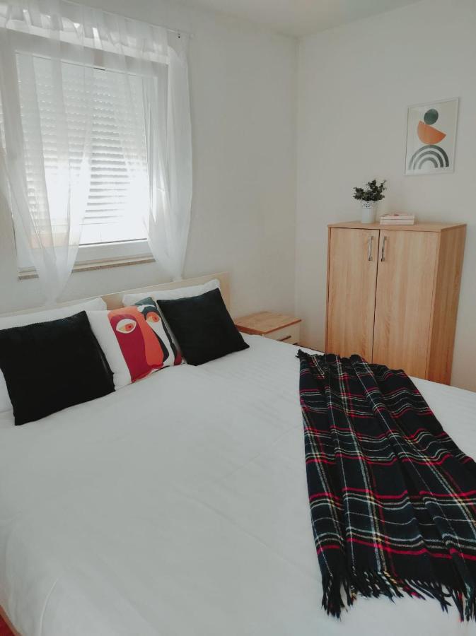 Apartman "Like At Home" ヤイツェ エクステリア 写真