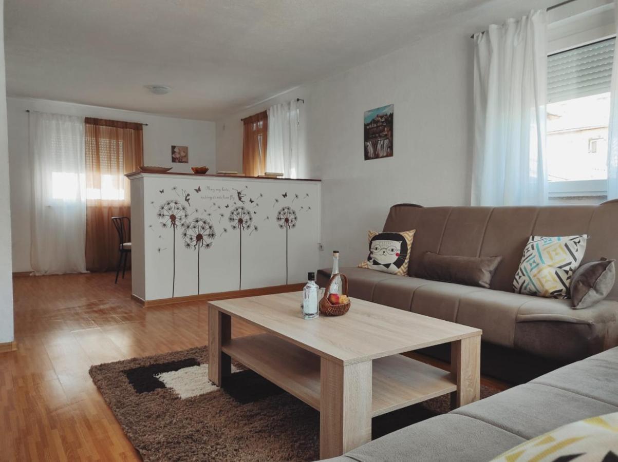 Apartman "Like At Home" ヤイツェ エクステリア 写真